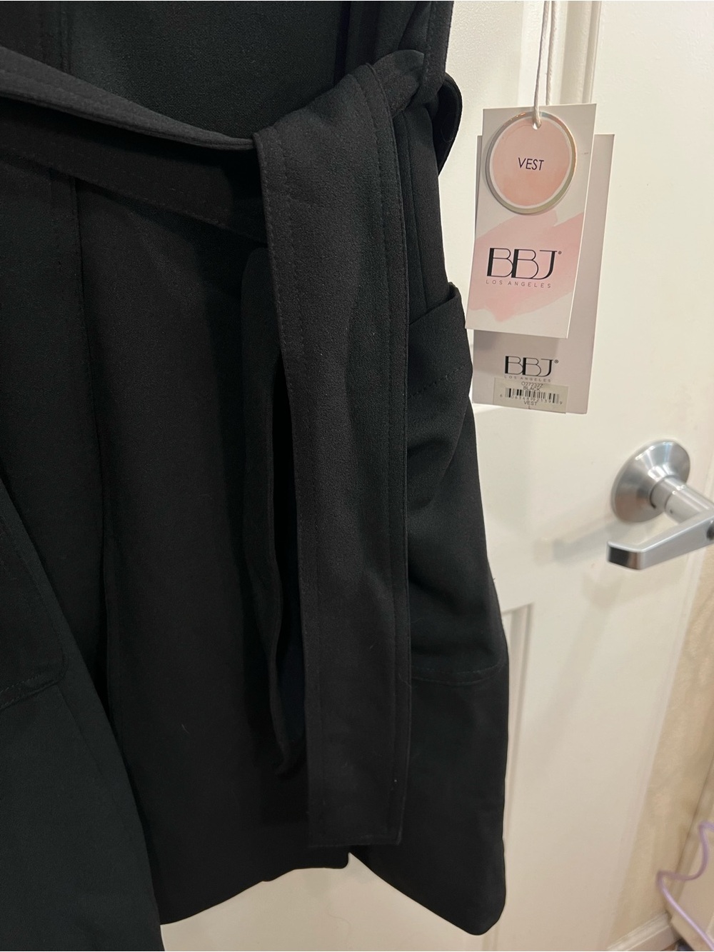 BBJ Black Sleeveless Belted Blazer - Picture 4 of 16